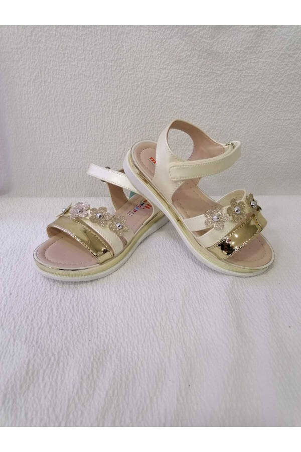 Girls' Sandal with Glittery Flowers and Padded Sole - 5