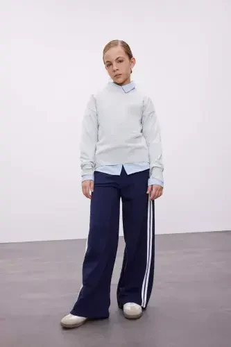 Girls Standard Fit Crew Neck Sweater C6902A824AU - DEFACTO (1)