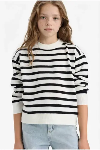 Girl's Standard Fit Crew Neck Sweater C6903A824AU - 1