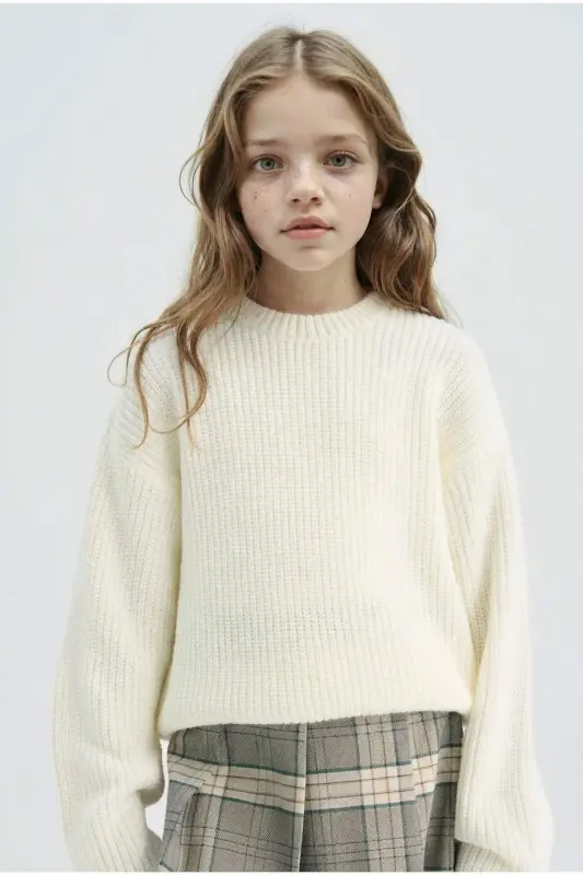 Girls' Standard Fit Crew Neck Sweater C6909A824AU - DEFACTO