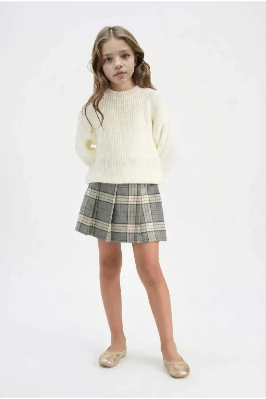 Girls' Standard Fit Crew Neck Sweater C6909A824AU - 2