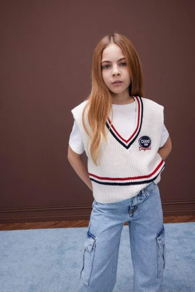 Girl's V-Neck Embroidered Sweater Ecru - DEFACTO