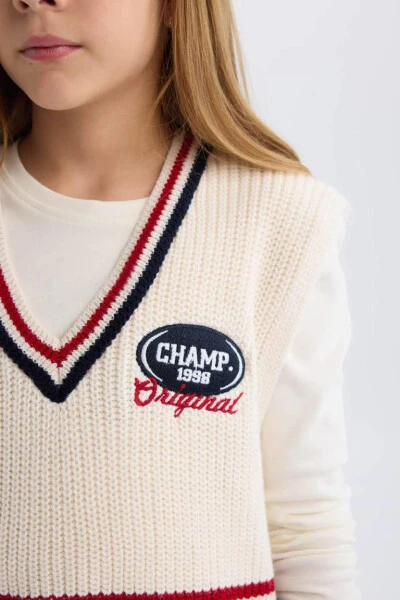 Girl's V-Neck Embroidered Sweater Ecru - 8