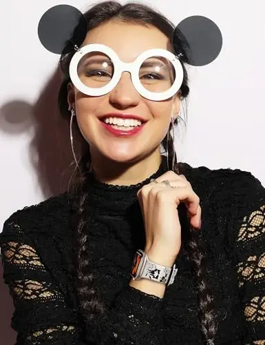 Girovo Cartoon Engraved Bands Apple Watch Band 40/38/41/42/49/45/44/46mm ayollar uchun mos, ikki tonli chiroyli yumshoq silikon zamonaviy sport tasmasi iWatch Series 10/9/8/7/6/5/4/3/2/1/SE - 5