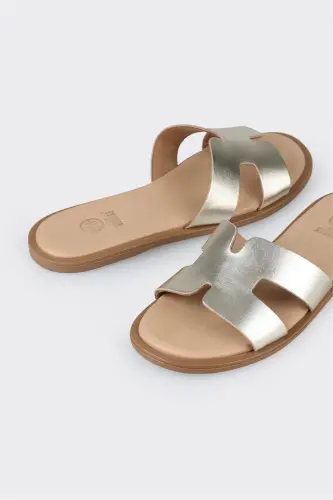 Gold Leather Women's Flat Sandals - 5