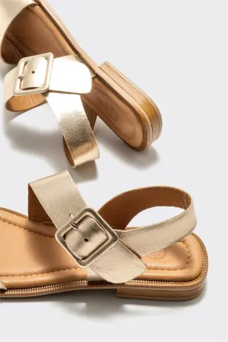 Gold Leather Women's Flat Sandals - Gold - 4