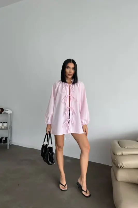 GÖMLEK POPLİN HAKİM YAKA ÖNDEN BAĞLAMA İP DETAYLI - Pembe - BÜYÜKBEDENIZ