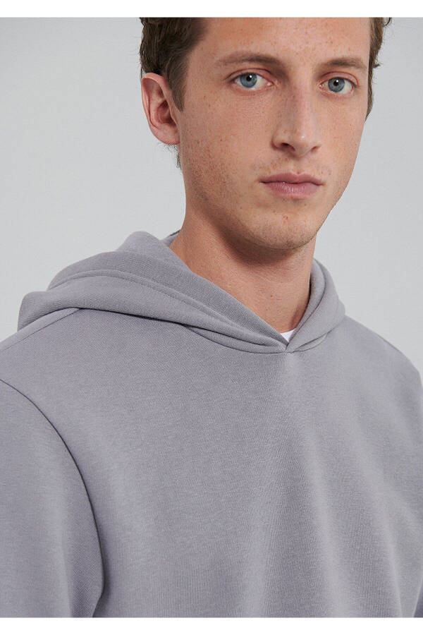 Gray Hooded Basic Sweatshirt - 5