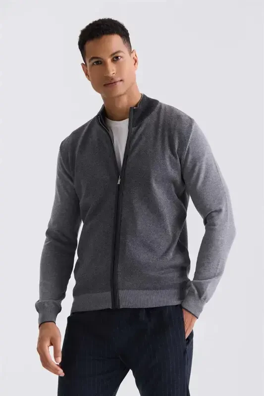 Gray Slim Fit Zip-Up Knit Cardigan - JAKAMEN
