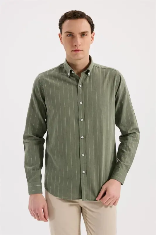 Green Comfort Fit Button-Down Cotton Shirt - JAKAMEN