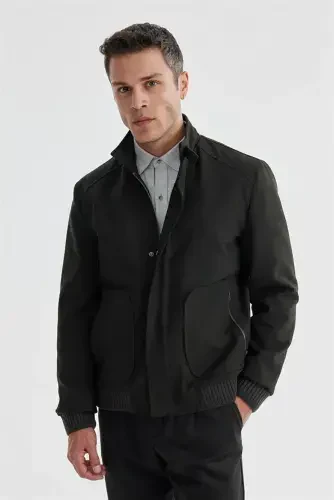 Green Comfort Fit Stand-up Collar Casual Jacket - 3