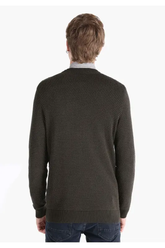 Green crew neck sweater for men. - 2