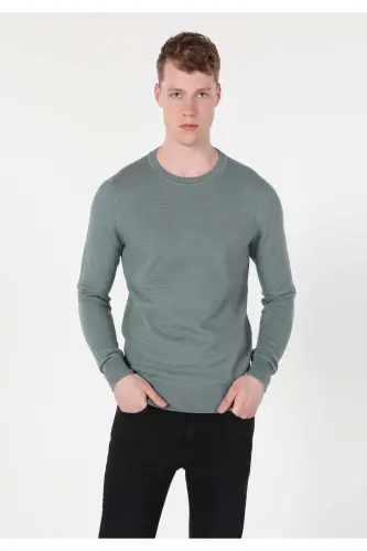 Green crew neck sweater for men, regular fit. - 1