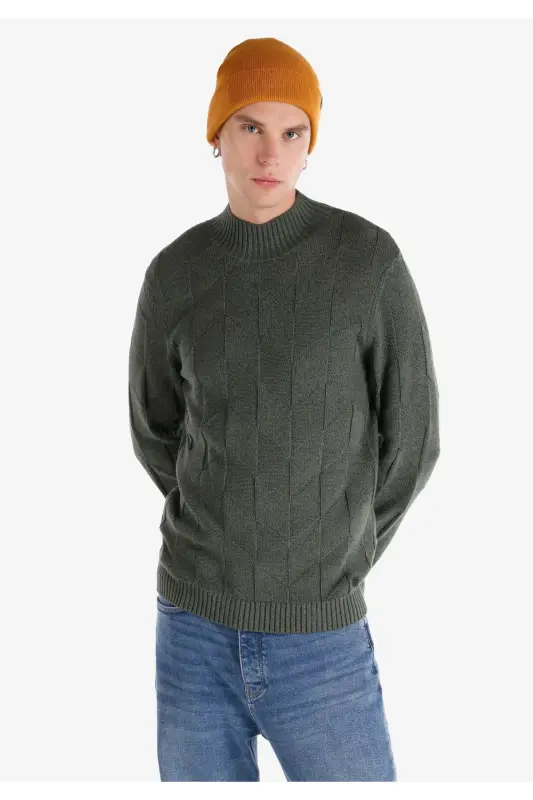 Green fisherman neck, regular fit men's sweater. - COLIN'S