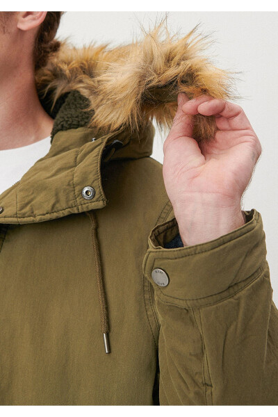 Green, fur-trimmed, oversized long parka. 0110108-29754 - 6