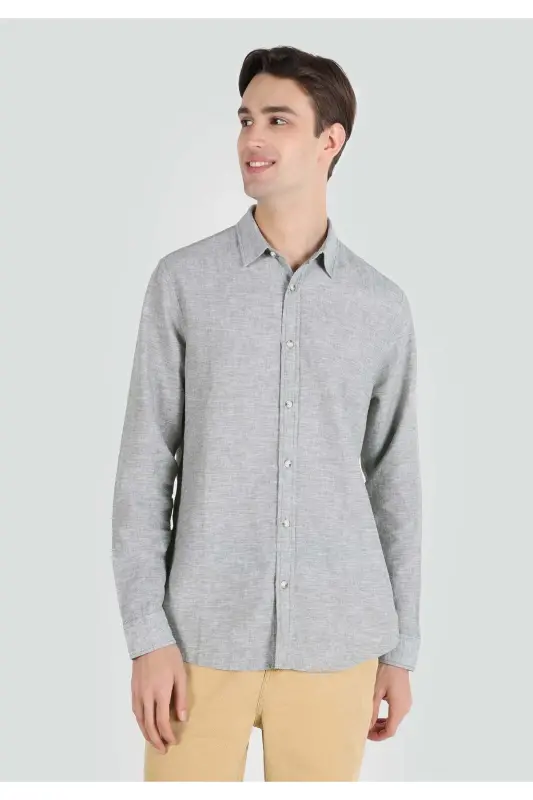 Green long-sleeved regular fit shirt for men. - 1