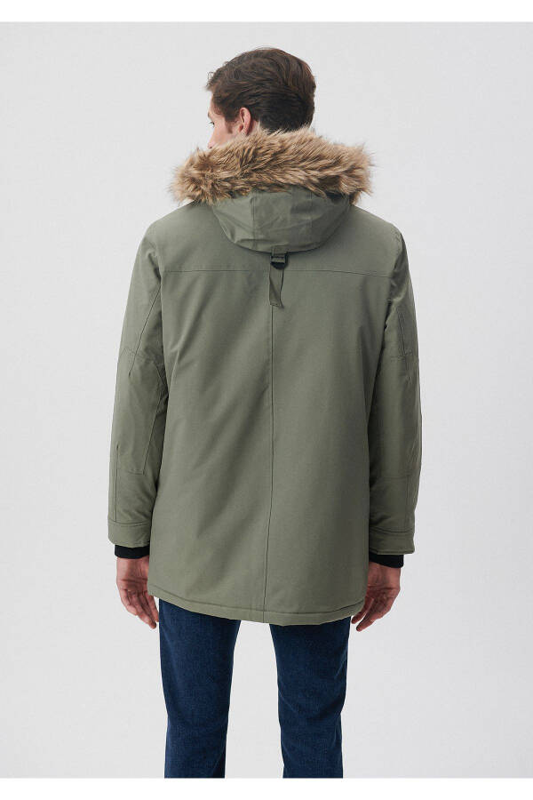 Green parka with fur hood, regular fit. (010463-85485) - 3