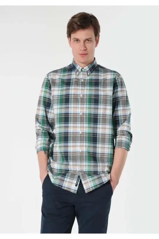 Green plaid, long-sleeved, regular fit men's shirt. - 1