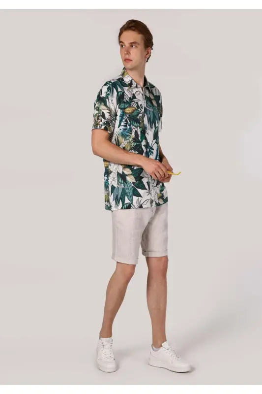 Green, short-sleeved, regular fit printed shirt for men. - 3