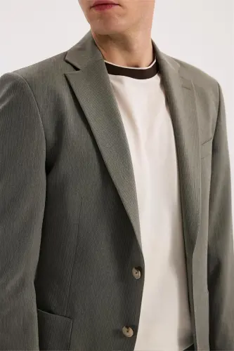 Green Slim Fit Mock Neck Flexible Sports Jacket - 3