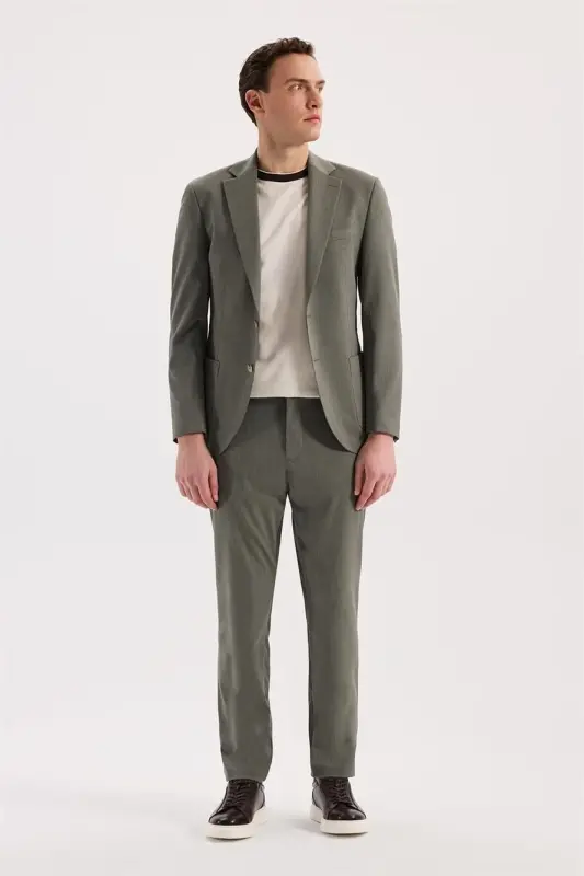Green Slim Fit Mock Neck Flexible Sports Jacket - JAKAMEN