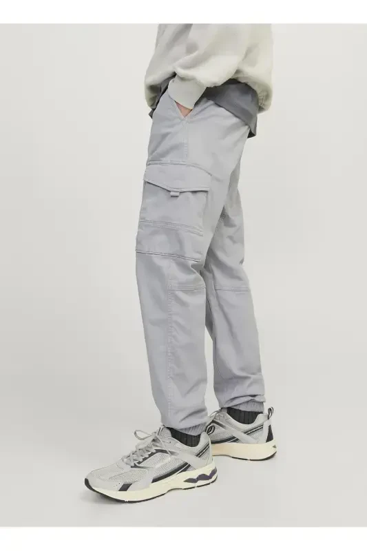 Grey men's slim fit cargo pants - 6