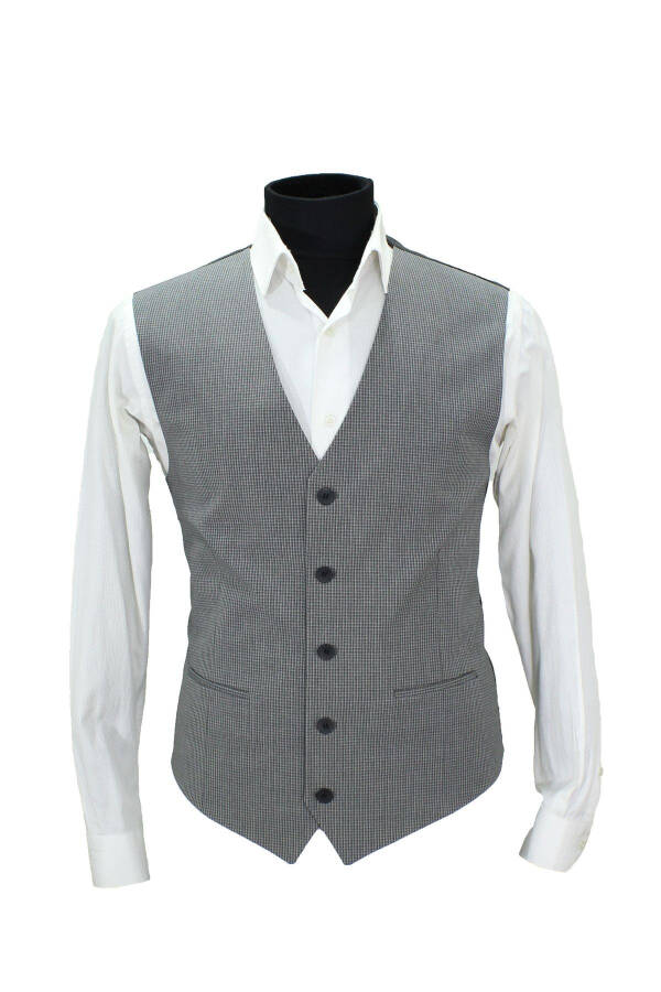 Grey patterned V-neck men's vest. - 1