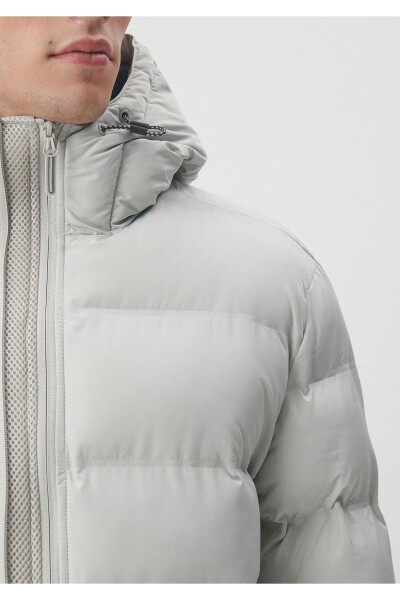 Grey puffer jacket with hood. - 7