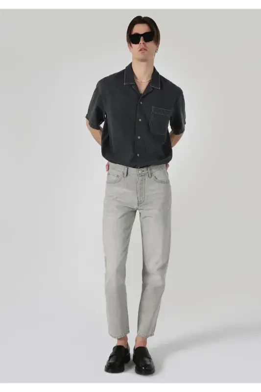 Grey straight fit jeans for men. - 3