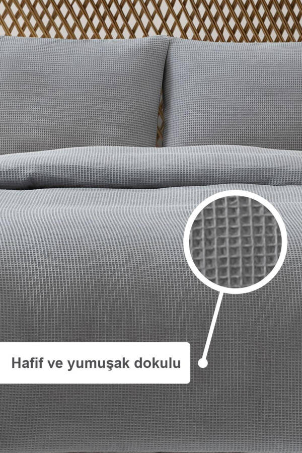 Grey Waffle Double Bed Quilt Set - Lightweight Bedspread - Cool & Soft - 3 Pieces - 2
