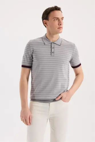 Gri Slim Fit Çizgili Rayon Polo Yaka T-Shirt = Kulrang Slim Fit yo'lli rayon polo yoqali futbolka - 1