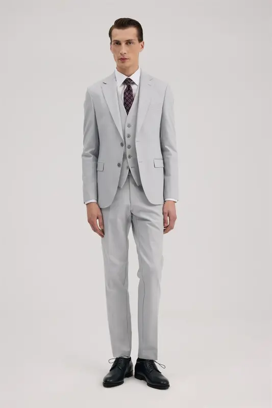 Gri Slim Fit Mono Yaka Çift Yırtmaçlı Yelekli Takım Elbise - JAKAMEN