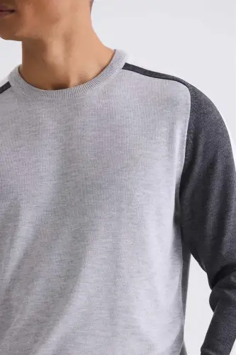 Gri Slim Fit Şerit Detaylı Bisiklet Yaka Triko Kazak - 3