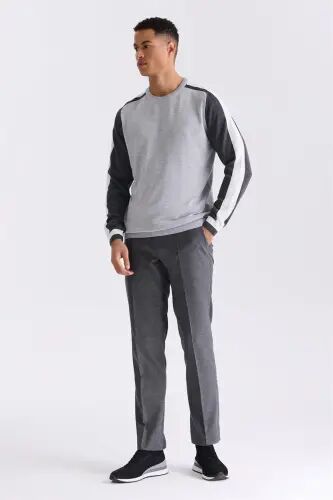 Gri Slim Fit Şerit Detaylı Bisiklet Yaka Triko Kazak - Jakamen (1)