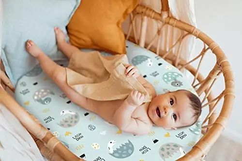 GRSSDER Esnek Ultra Yumuşak Lastikli Beşik Çarşafı Seti 2'li Paket, Beşikler Bebek Beşiği Musa Sepeti Oval Dikdörtgen Ped/Şilte için Evrensel Uyum, Kız ve Erkek Çocuklar için Mutlu Dinozorlar Beşik Çarşafları - 4