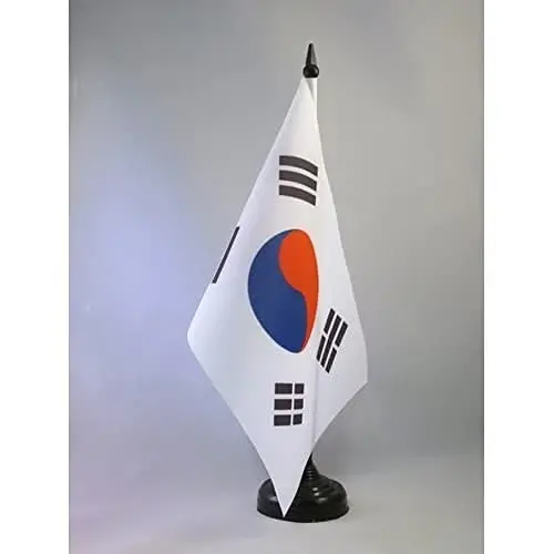 South Korea Table Flag 5'' x 8'' - South Korean Desk Flag 21 x 14 cm. - Black plastic stick and base - AZ FLAG - 1