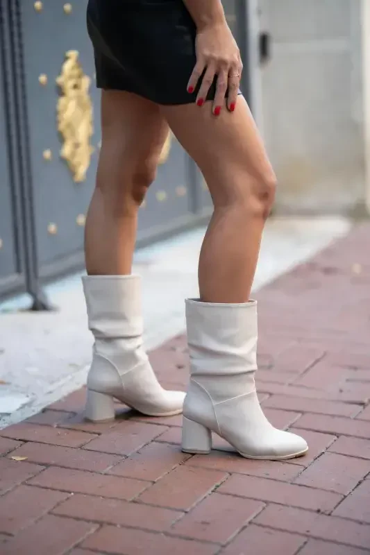 Gusseted Heel Boots Beige-Beige - 2