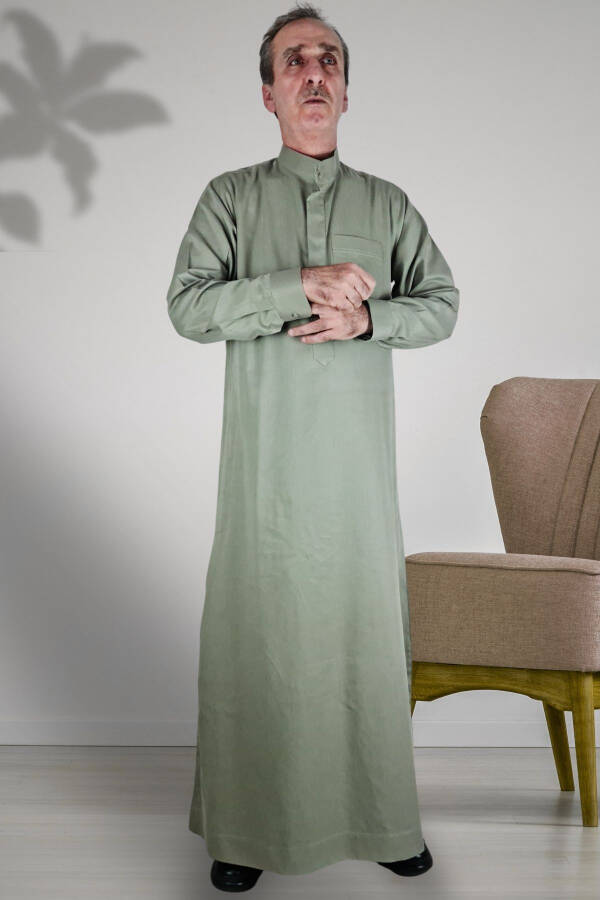 Haj and Umrah Outfits/Prayer Robe with Hidden Buttons and Long Sleeves - 1