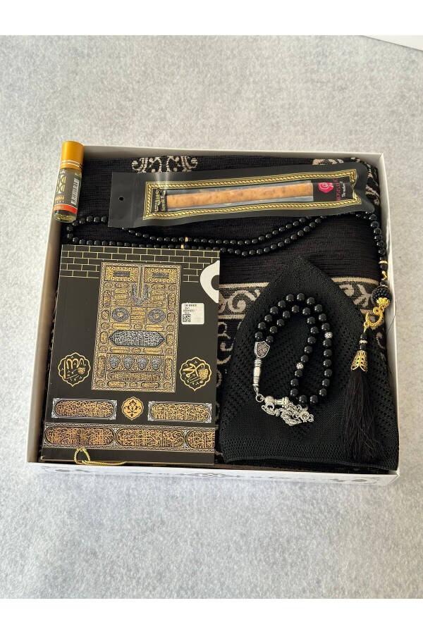Hajj and Umrah Gift Prayer Rug Set - 4