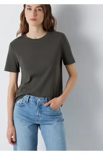 Haki Basic Tişört Semi Slim Fit / Yarı Dar Kesim 1612916-71553 - Haki 