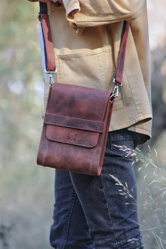 HAKİKİ DERİ DİK POSTACI ÇANTASI / OMUZ ÇANTASI / ERKEK KADIN ÇAPRAZ ÇANTA / UNISEX / HEDİYE KUTULU-TABA - MATLEATHER