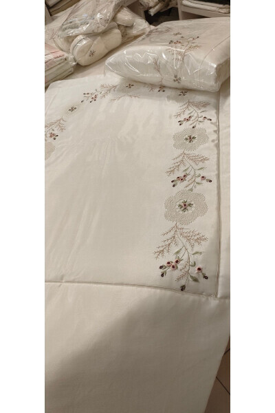 Hand Embroidered Needle Lace Rococo Silk Satin Prayer Mat - 11