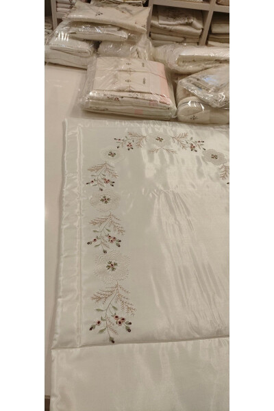 Hand Embroidered Needle Lace Rococo Silk Satin Prayer Mat - 5