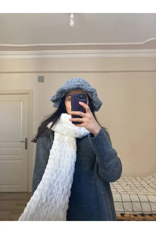 Hand-Knitted Puffy Scarf - 5