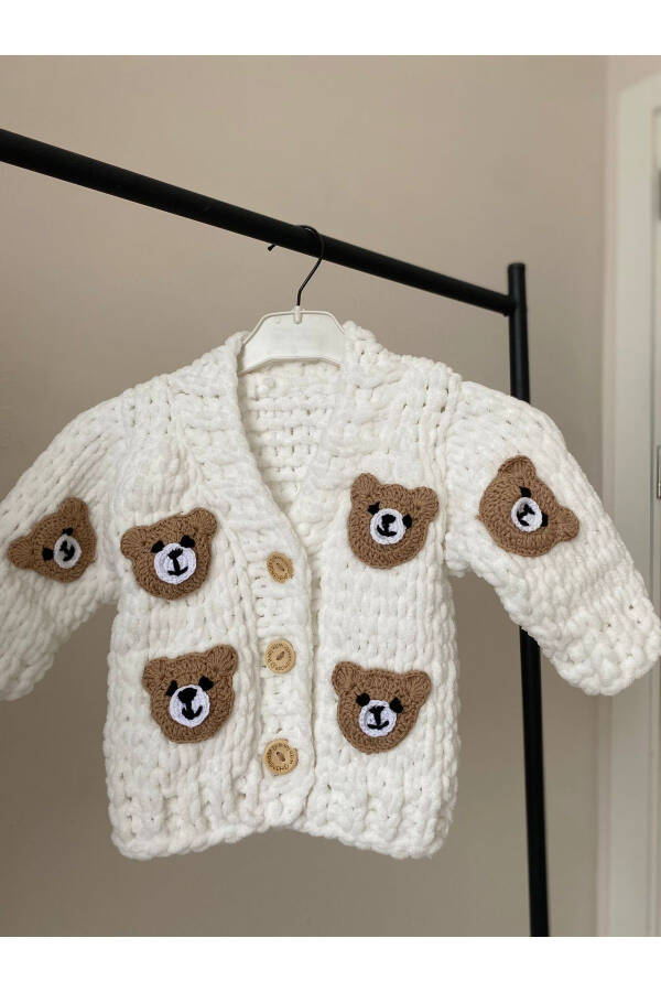 Handmade baby cardigan with a bear - 3