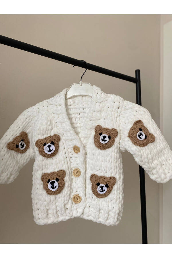 Handmade baby cardigan with a bear - 7