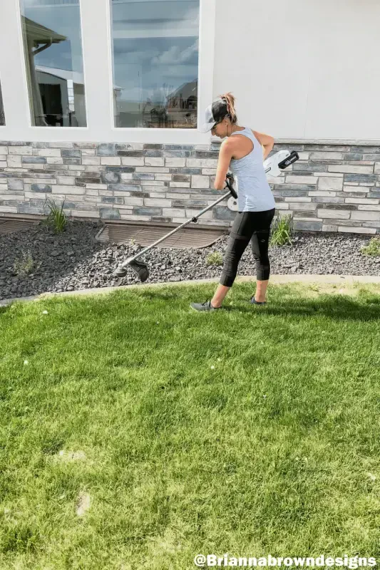 HART 40-Volt Cordless AttacModazoneent Capable 15-inch String Trimmer Kit, (1) 4.0Ah Lithium-Ion Battery - 6