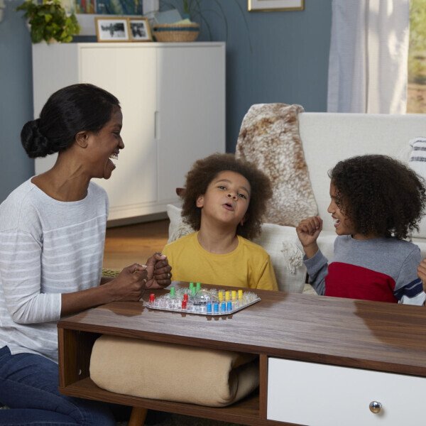 Hasbro Trouble Настольная игра, Настольная игра для 2-4 игроков, для детей от 5 лет - 8