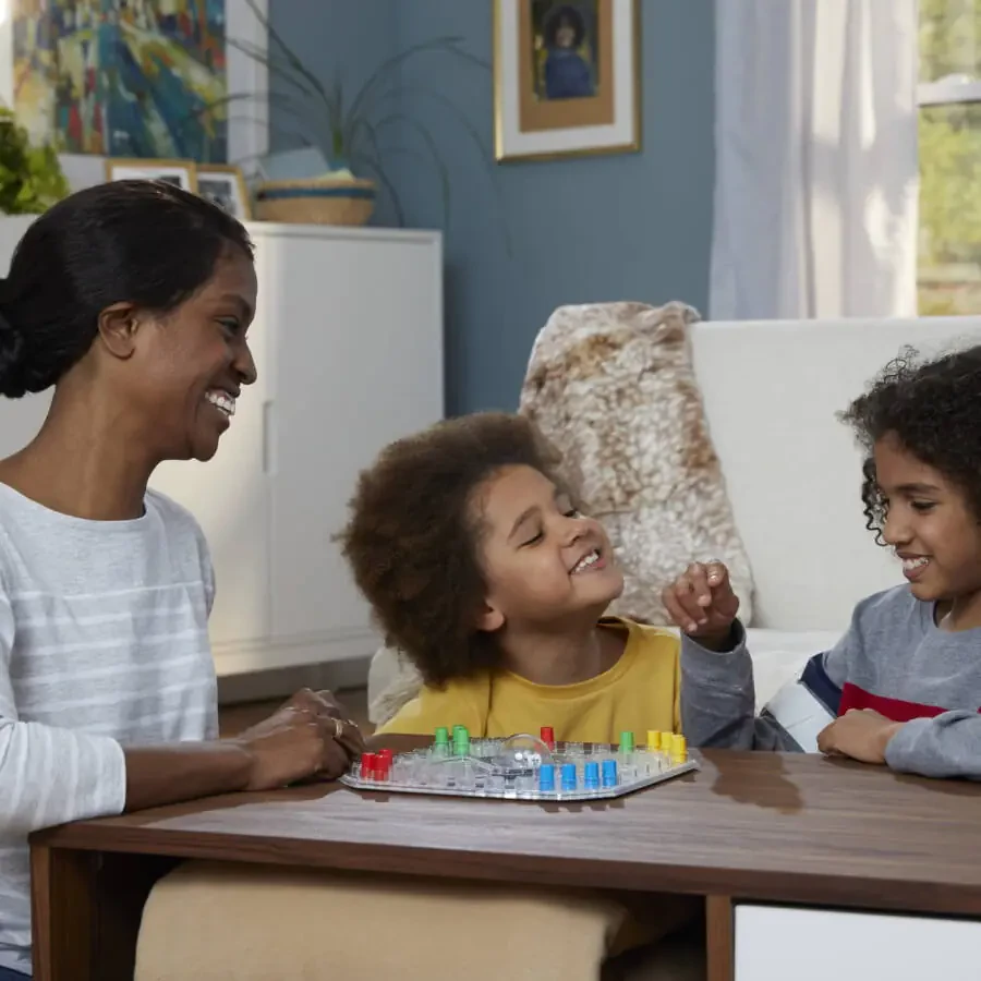 Hasbro Trouble Настольная игра, Настольная игра для 2-4 игроков, для детей от 5 лет - 9