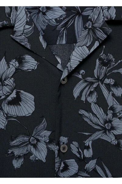 Hawaiian Print Button-Up Shirt - 5